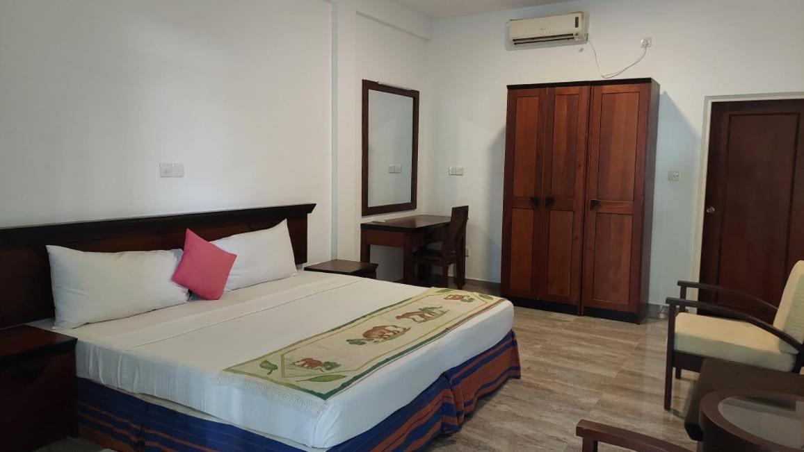 Wild Heaven Hotel Tissamaharama Exterior foto